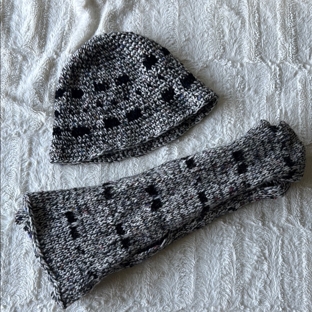 Gray and Black Italian Wool Knit Hat and Scarf Set